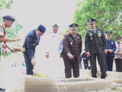 Bupati Andi Rudi Latif Ziarah Makam Pahlawan Peringati Harkitnas dan Proklamasi ALRI Divisi IV Kalimantan
