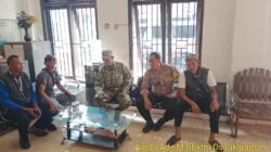 Aipda Ade Mulyana Bhabinkamtibmas Desa Cikaramas Tanjungmedar Polres Sumedang melaksanakan sambang/silatrahmi kamtibmas