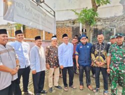 Plt Camat Cikarang Pusat Hadiri Penyembelihan Hewan Qurban Perkuat Kebersamaan Warga