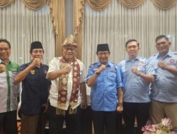 Sambut Ketum yang Jadi Menteri, Keluarga Besar KSPSI Sumsel Penuhi Bandara SMB II