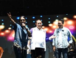 Malam Puncak Peringatan HUT Kota Pagar Alam Ke ,-25 Masyarakat Di Hibur Oleh Artis Ibu Kota Carly Van Houten