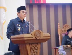 Bupati Andi Rudi Latif Sampaikan KUA-PPAS 2027 dalam Rapat Paripurna DPRD Tanah Bumbu.