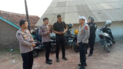 Kabid Humas Polda Jabar Kunjungi dan Berikan Tali Asih Kepada Lansia Sebatangkara di Jatingangor 