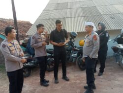 Kabid Humas Polda Jabar Kunjungi dan Berikan Tali Asih Kepada Lansia Sebatangkara di Jatingangor 