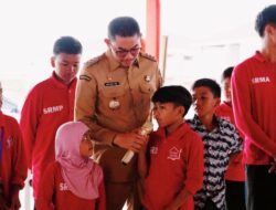 Bupati Andi Rudi Latif Berbagi Pengalaman dan Motivasi Murid Sekolah Rakyat di Tanah Bumbu