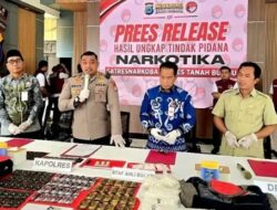 POLRES Tanah Bumbu Ungkap Peredaran 127 Unit Catride Rokok Elektrik Diduga Berisi Narkotika Dipasok Dari Malaysia.