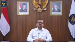 *Guru PPPK Bisa Ikut CPNS Mulai 2027, Qodari: Pemerintah Ingin Memberi Kepastian Status*