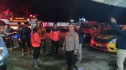 Polsek Tomo Cek Kebarakan  Lahan  Perhutani 1,5 HA di Kecamatan Tomo, Api Berhasil Dipadamkan 