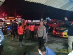 Polsek Tomo Cek Kebarakan  Lahan  Perhutani 1,5 HA di Kecamatan Tomo, Api Berhasil Dipadamkan 