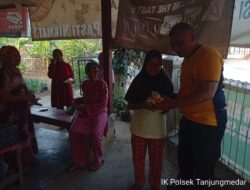 Jumat Berkah, Polres Sumedang dan Jajaran Berbagi Bantuan serta Pesan Kamtibmas kepada Masyarakat