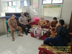 Bhabinkamtibmas Desa Sukamukti Sambang ke Kantor Desa Sukamukti