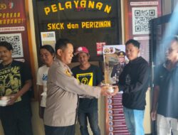 Jumat Berkah, Polres Sumedang Berbagi Makanan dan Sembako kepada Masyarakat